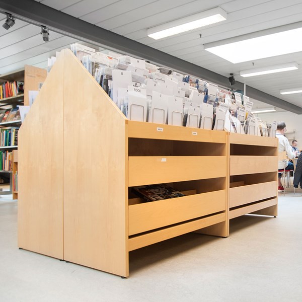 E37379 - with drawers